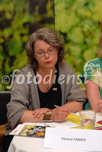 (c) Fotodienst.at - Martin Buchhas | Eckes Granini Charity Awarad für die Volkshilfe-Beratungsstelle FAIR, Mag. Verena Fabris (Leitung FAIR)