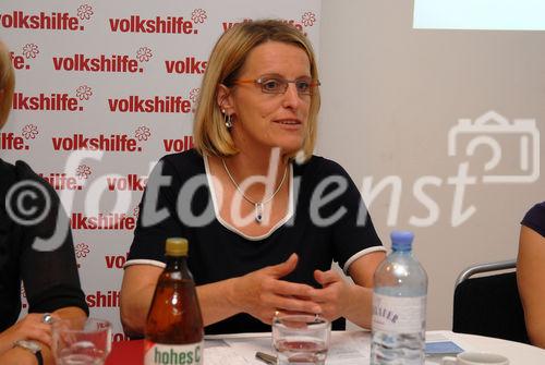 (c) Fotodienst.at - Martin Buchhas | Eckes Granini Charity Awarad für die Volkshilfe-Beratungsstelle FAIR, NR Ulrike Königsberger-Ludwig(Vorsitzende Volkshilfe Amstetten Stadt)