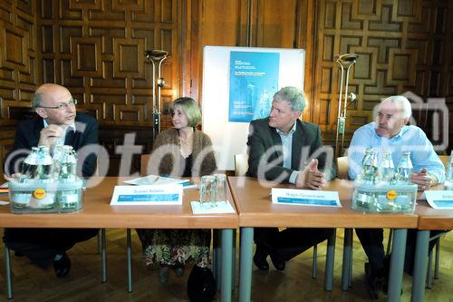 (c) fotodienst / Michael Gruber - Wien, Management und Beratung in Krisenzeiten - Pressegespräch anlässlich der 4th International Conference on Management Consulting. Foto: v.l.: Marc Bonnet, (MCD Division), Susan Adams (Bentley University), Ralph Grossmann (iff-Universität Klagenfurt), Antony F. Buono (Bentley University)