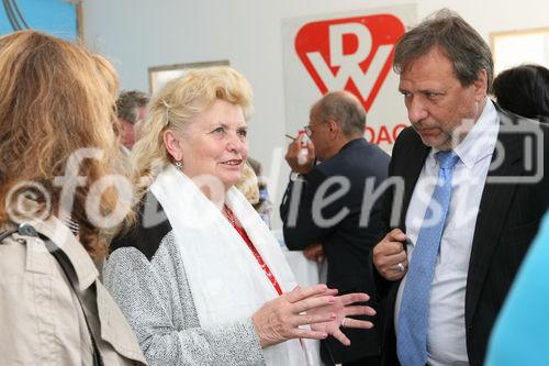 (C) fotodienst/Anna Rauchenberger - Wien, am 02.06.2009 - Heute lud die Wohnbauvereinigung für Privatangestellte gemeinnützige Ges.m.b.H. zur Feier der Dachgleiche zum Frauenwohnprojekt ro*sa im 22. Wiener Gemeindebezirk. 