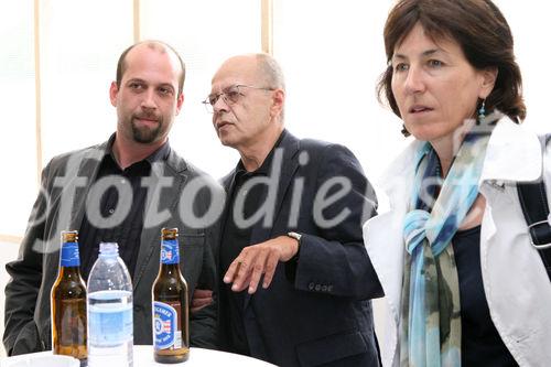 (C) fotodienst/Anna Rauchenberger - Wien, am 02.06.2009 - Heute lud die Wohnbauvereinigung für Privatangestellte gemeinnützige Ges.m.b.H. zur Feier der Dachgleiche zum Frauenwohnprojekt ro*sa im 22. Wiener Gemeindebezirk. 