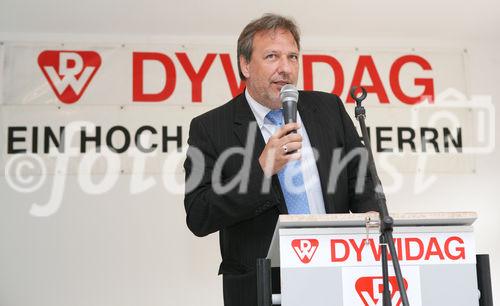 (C) fotodienst/Anna Rauchenberger - Wien, am 02.06.2009 - Heute lud die Wohnbauvereinigung für Privatangestellte gemeinnützige Ges.m.b.H. zur Feier der Dachgleiche zum Frauenwohnprojekt ro*sa im 22. Wiener Gemeindebezirk. FOTO: Mag. Michael Gehbauer, Geschäftsführer WBV-GPA