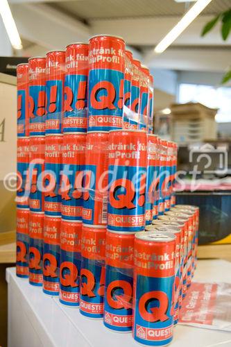 (c)fotodienst / Christopher Ohmeyer Lang Enzersdorf 28.5.2009

Quester lud seine Kunden zum Spargelfest in die Filiale Langenzersdorf. Etwa 900 Leute fanden sich im großen Festzelt vor der Filiale ein.  