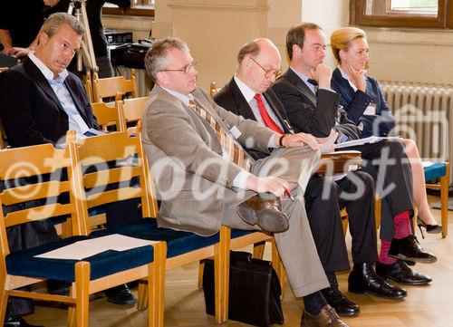 Am 14. 5. 2009 fand im kleinen Festsaal der Universität Wien eine Diskussion statt, unter dem Thema: Begegnung mit der Wirtschaftskrise