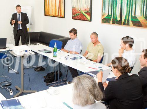 (C) fotodienst.at /Anna Rauchenberger  - Wien, 06.09.2011 –  Das österreichische Pensionssystem ist veraltet und muss reformiert werden. Der Geschäftsführer der versicherungsmathematischen Beratungsfirma ‚arithmetica’  schlägt eine betriebliche Altersvorsorge vor. Durch Anreizsysteme soll die Wirtschaft einen Teil der Pensionslast übernehmen. Das funktioniert aber nur, wenn auf der anderen Seite massive Entlastungen für die österreicheischen Betriebe umgsetzt werden. FOTO: Mag. Christoph Krischanitz, Geschäftsführer der versicherungsmathematischen Beratungsfirma arithmetica