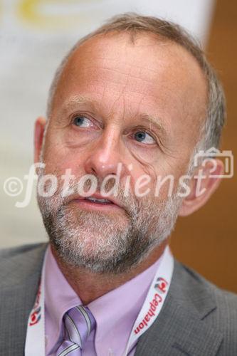 (C) fotodienst/Anna Rauchenberger - Wien, am 08.05.2009 - Fast 3.000 Teilnehmer aus mehr als 80 Ländern
diskutieren beim 11. Europäischen Palliativ-Kongress, der von 7.-10.
Mai 2009 in Wien (Austria Center Vienna) stattfindet, neueste
Erkenntnisse zur optimalen Betreuung von Menschen mit
lebensbedrohlichen Erkrankungen, für die eine Heilung nicht möglich
ist. Pressekonferenz zum Kongress. FOTO: Prof. Dr. Stein Kaasa, Chair Research Network der EAPC, Trondheim (Norwegen)