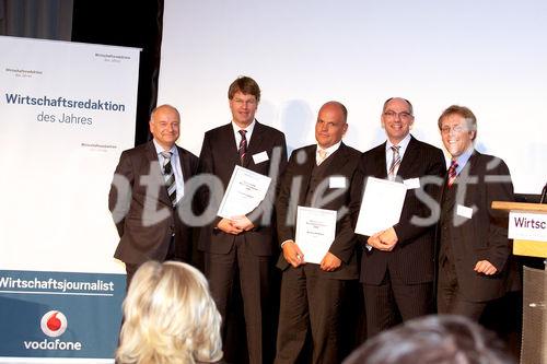 c)fotodienst/Andrea Ganshorn - Frankfurt am Main, 05.05.2009 - Preisverleihung für 'Deutschlands beste Wirtschaftsredaktionen' und 'Deutschlands beste Unternehmenssprecher' durch das Branchenmagazin 'Wirtschaftsjournalist', FOTO: v.l.n.r. Reinhard Fröhlich (Geschäftsinhaber DELTA Communications), Dr. Henrik Müller(manager-magazin), Hauke Reimer (WirtschaftsWoche), Thomas Tuma (DER SPIEGEL), Markus Wiegand (Chefredakteur 'Wirtschaftsjournalist')