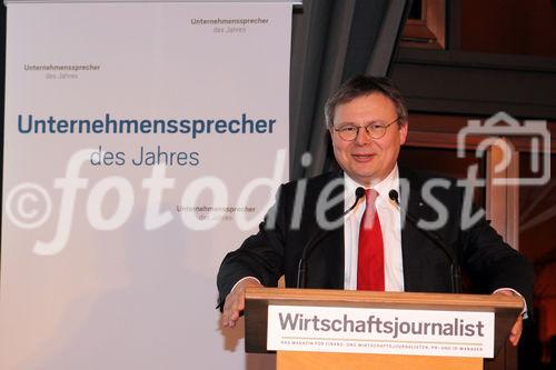 c)fotodienst/Andrea Ganshorn - Frankfurt am Main, 05.05.2009 - Preisverleihung für 'Deutschlands beste Wirtschaftsredaktionen' und 'Deutschlands beste Unternehmenssprecher' durch das Branchenmagazin 'Wirtschaftsjournalist', FOTO: Jörg Howe (Leiter Unternehmenskommunikation Daimler)