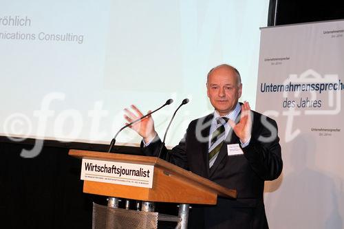 c)fotodienst/Andrea Ganshorn - Frankfurt am Main, 05.05.2009 - Preisverleihung für 'Deutschlands beste Wirtschaftsredaktionen' und 'Deutschlands beste Unternehmenssprecher' durch das Branchenmagazin 'Wirtschaftsjournalist', FOTO: Reinhard Fröhlich, Moderator des Abends und 
Geschäftsinhaber Delta Communications Consulting AG
