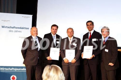 c)fotodienst/Andrea Ganshorn - Frankfurt am Main, 05.05.2009 - Preisverleihung für 'Deutschlands beste Wirtschaftsredaktionen' und 'Deutschlands beste Unternehmenssprecher' durch das Branchenmagazin 'Wirtschaftsjournalist', FOTO: v.l.n.r. Reinhard Fröhlich (Geschäftsinhaber DELTA Communications), Thomas Kramer (ZDF), Thomas Hütsch (ARD), Philipp Encz (Bloomberg TV), Markus Wiegand (Chefredakteur 'Wirtschaftsjournalist')