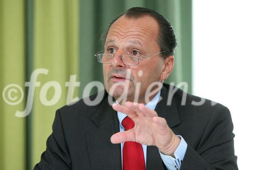 (C) fotodienst/Anna Rauchenberger - Wien, 05.05.2009 -  Vienna International und die Rainer Gruppe eröffnen heute Abend ihr zweites gemeinsames Hotel in Wien: das 4-Sterne Rainers im 10. Wiener Gemeindebezirk. FOTO: KR Burkhard Ernst, Vorstand RAINER Kranftfahrzeugshandels AG