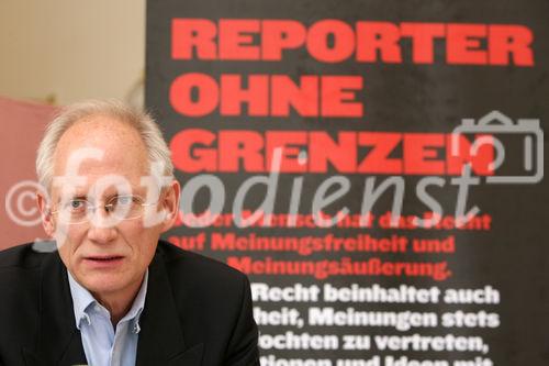 (C) fotodienst/Anna Rauchenberger - Wien, 04.05.2009 - Zum Jahrestag der Pressefreiheit am 3. Mai weist Reporter ohne Grenzen auf das Recht der Pressefreiheit hin. Auch heuer zeugen die Inhaftierungen und Tötungen zahlreicher JournalistInnen von den massiven Defiziten im Breich der Pressefreiheit. FOTO: Franz C. Bauer, Journalistengewerkschaft, Redakteur 