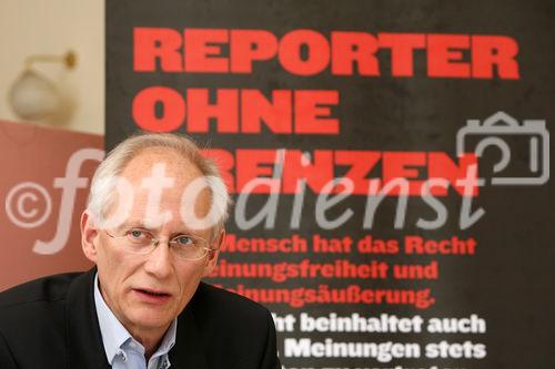 (C) fotodienst/Anna Rauchenberger - Wien, 04.05.2009 - Zum Jahrestag der Pressefreiheit am 3. Mai weist Reporter ohne Grenzen auf das Recht der Pressefreiheit hin. Auch heuer zeugen die Inhaftierungen und Tötungen zahlreicher JournalistInnen von den massiven Defiziten im Breich der Pressefreiheit. FOTO: Franz C. Bauer, Journalistengewerkschaft, Redakteur 