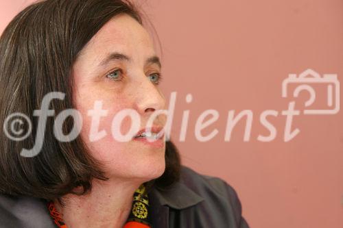 (C) fotodienst/Anna Rauchenberger - Wien, 04.05.2009 - Zum Jahrestag der Pressefreiheit am 3. Mai weist Reporter ohne Grenzen auf das Recht der Pressefreiheit hin. Auch heuer zeugen die Inhaftierungen und Tötungen zahlreicher JournalistInnen von den massiven Defiziten im Breich der Pressefreiheit. FOTO: Mag. Gabriele Eschig, Generalsekretärin, Österreichische UNESCO-Kommission