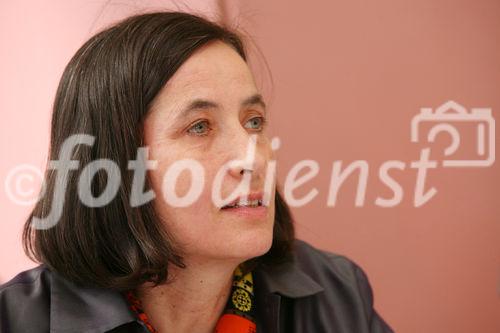 (C) fotodienst/Anna Rauchenberger - Wien, 04.05.2009 - Zum Jahrestag der Pressefreiheit am 3. Mai weist Reporter ohne Grenzen auf das Recht der Pressefreiheit hin. Auch heuer zeugen die Inhaftierungen und Tötungen zahlreicher JournalistInnen von den massiven Defiziten im Breich der Pressefreiheit. FOTO: Mag. Gabriele Eschig, Generalsekretärin, Österreichische UNESCO-Kommission