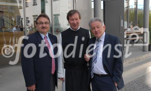 Bgm  Karl Limberger, Administrator Pater Martin Spernbauer, LH Josef Pühringer;
OÖ-Landesausstellung im Stift Schlierbach: 'Mahlzeit!'