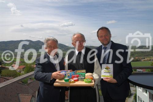 LH Josef Pühringer, GF Pater Alfred Strigl, LR Josef Stockinger:
OÖ-Landesausstellung im Stift Schlierbach: 'Mahlzeit!'