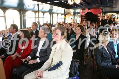 (C) fotodienst/Anna Rauchenberger - Wien, 21.04.2009 - Heute wurde auf der MS Vindobona das Controller Diplom an Absolventen unterschiedlicher Lehrgänge des ÖCI (Österreichisches Controller Institut) verliehen. Gleichzeitig fand auch das Jahrestreffen des ÖCI-Absolventenclubs statt. 