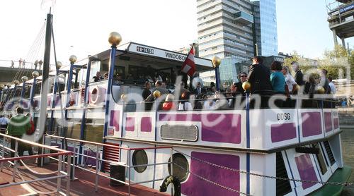 (C) fotodienst/Anna Rauchenberger - Wien, 21.04.2009 - Heute wurde auf der MS Vindobona das Controller Diplom an Absolventen unterschiedlicher Lehrgänge des ÖCI (Österreichisches Controller Institut) verliehen. Gleichzeitig fand auch das Jahrestreffen des ÖCI-Absolventenclubs statt. 