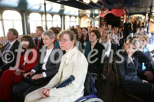 (C) fotodienst/Anna Rauchenberger - Wien, 21.04.2009 - Heute wurde auf der MS Vindobona das Controller Diplom an Absolventen unterschiedlicher Lehrgänge des ÖCI (Österreichisches Controller Institut) verliehen. Gleichzeitig fand auch das Jahrestreffen des ÖCI-Absolventenclubs statt. 