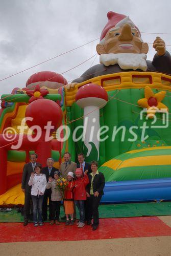 Bgm von Bad Schallerbach Gerhard Baumgartner, LH Josef Pühringer, LR Josef Stockinger,Markus Achleitner - GF EurothermenResorts; 
GRASI - der weltgröße Gartenzwerg - ein Highlight für alle Kids; Bad Schallerbach 'BOTANICA 2009' - Presseführung durch Landesgartenschau