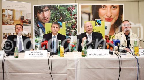 (C)fotodienst/Anna Rauchenberger -  Wien, am 20.04.2009 - FAIRTRADE Jahresbilanz-Pressekonferenz im Hotel Stefanie: Trotz der Wirtschaftskrise entwickelt sich FAIRTRADE erfreulich. FOTO: Dr. Martin Schick, Inhaber der Schick-Hotels, Dr. Michael Spindelegger, Bundesminister für europäische und internationale Angelegenheiten, Mag. Hartwig Kirner, FAIRTRADE Geschäftsführer, Prof. Peter Schnedlitz, Vorstand des Instituts für Handel und Marketing der WU Wien