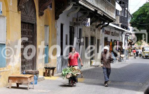 Strassenszene in der Altstadt von Mombasa