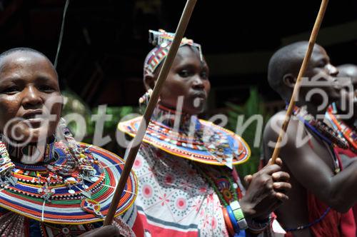 Kenyas beautifull Masai-Women parade at the VIP welcome-ceremony at Diani Reef Hotel