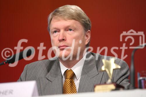 (C) fotodienst/Anna Rauchenberger - Wien, 3.4.2009 - Bilanzpressekonferenz der Casinos Austria im Studio 44 am Rennweg. Die Casinos Austria konnten eine positive Umsatzentwicklung verzeichnen. FOTO:  Mag. Dietmar Hoscher, Vorstand Casinos Austria