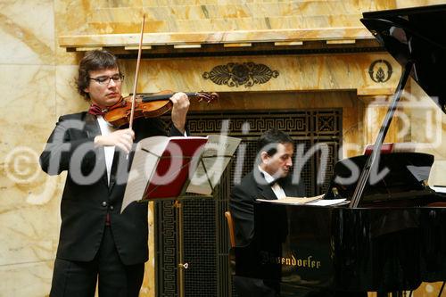 (C) fotodienst/Anna Rauchenberger - Wien, 30.3.2009 - Das 19. George Enescu Festival findet heuer von 30. August bis 26. September in Bukarest sowie einigen historischen Städten Rumäniens statt. Der Wiener Staatsoperndirektor und Intendant des Festivals überrascht mit einem hochkarätigen Staraufgebot. FOTO: Musiker gaben einen Vorgeschmack auf das Festival