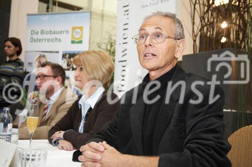 (C) fotodienst/Gudrun Krieger - Wien 26.02.2009 - Erste Slow Food Produkte aus Österreich – 'Qualität, Geschmack und Bio-Genuss'. Pressekonferenz Foto re n li: Mag. Christoph Gleirscher (Bio Austria) Barbara van Melle (Buchautorin),Peter Zipser (Arche Noah)
