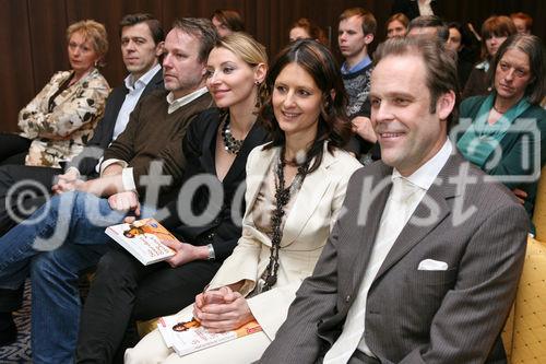 (C) fotodienst/Anna Rauchenberger - Wien, 25.02.2009 - Daniela Zeller präsentiert ihr neues Buch 'So werden Sie gehört - Richtig reden, professionell präsentieren, authentisch auftreten'. FOTO: Daniela Zeller, Moderatorin, Coach, Sprecherin und Trainerin für Erwachsenenbildung, 2.v.r.