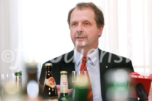 (C) fotodienst/Anna Rauchenberger - Wien, 23.02.2009 - Verband der Brauereien Österreichs: Erfolgsbilanz 2008 für heimische Brauereien - Österreich ist 'Bier-Vizeweltmeister'. 2008 wurden 8,6 Mio Hektoliter Bier konsumiert, das ist ein Plus von 2 Prozent gegenüber 2007. Mit 109,3 Liter Pro-Kopf-Verbrauch Bier liegt Österreich nach Tschechien auf Platz 2. FOTO: DI Dr. Markus Liebl, Obmann des Verbandes der Brauereien Österreichs