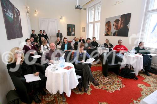 (C) fotodienst/Anna Rauchenberger - Wien, 17.02.2009 - Pressekonferenz im MOYA (Museum of Young Art) über Gegenwart und Zukunft von Fujitsu Siemens Computers. FSC konnte das vierte Quartal 2008 außergewöhnlich gut abschließen und blickt zuversichtlich in das Jahr 2009. FOTO: Wolfgang Horak, Senior Vice President SEE (South East Europe) 