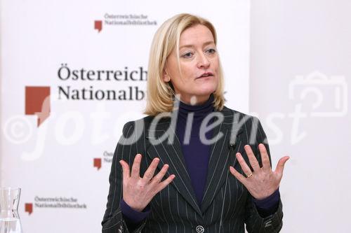 (C) fotodienst/Anna Rauchenberger - Wien, 13.02.2009 - Die Österreichische Nationalbibliothek präsentierte die Bilanz 2008 und stellte das Programm für 2009 vor, das nicht nur die weitere Digitalisierung der Bibliothek, sondern auch große Bau- und Sanierungsarbeiten vorsieht. FOTO: Dr. Johanna Rachinger, Generaldirektorin der Österreichischen Nationalbibliothek (ONB)