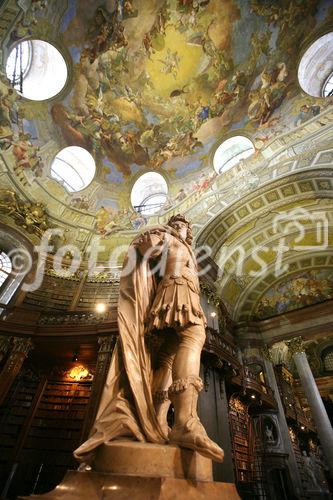 (C) fotodienst/Anna Rauchenberger - Wien, 13.02.2009 - Die Österreichische Nationalbibliothek präsentierte die Bilanz 2008 und stellte das Programm für 2009 vor, das nicht nur die weitere Digitalisierung der Bibliothek, sondern auch große Bau- und Sanierungsarbeiten vorsieht. FOTO: Prunksaal der Österreichischen Nationalbibliothek (ONB)