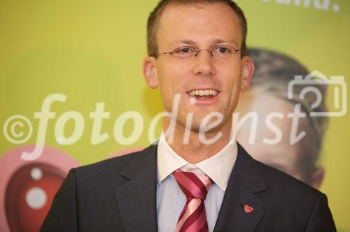 © Fotodienst/Nadja Meister. Wien 11.2.2009 Ab sofort bieten viele österreichische Bäckereien als gesunde Jause ein „Herzweckerl“ an – eine Kampagne des Fonds Gesundes Österreich (FGÖ)
Foto: Mag. Christoph Hörhan, Leiter Fond Gesundes Österreich

