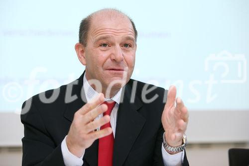 (C) fotodienst/Anna Rauchenberger - Wien, 11.02.2009 - S&T präsentierte die Jahresergebnisse 2008 im Grand Hotel Wien. S&T konnte das Geschäftsjahr 2008 mit guten Q4 abschließen, Service und Consulting Geschäft wächst weiter. FOTO: Christian Rosner, CEO S&T