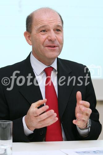 (C) fotodienst/Anna Rauchenberger - Wien, 11.02.2009 - S&T präsentierte die Jahresergebnisse 2008 im Grand Hotel Wien. S&T konnte das Geschäftsjahr 2008 mit guten Q4 abschließen, Service und Consulting Geschäft wächst weiter. FOTO: Christian Rosner, CEO S&T