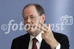 Berlin,den 13.10.2008-Bundespressekonferenz
Foto: Peer Steinbrueck, Bundesfinanzminister.
Copyright by: Reiner Zensen,
Gallierweg 15,53117 Bonn,
Tel.0170-8119315 
Mail: photo@reinerzensen.de
Foto honorarpflichtig und nur zur redaktionellen
Verwendung,
{Postbank Koeln Konto-Nr.425811505;
BLZ 37010050,
Veroeffentlichung gegen Honorar plus 7% Mwst.,Steuer-Nr. 205/5336/1051,Finanzamt Bonn-Innenstadt}, {Honorarpflichtiges Pressebild,Verwendung gegen Honorar nach Vereinbarung u.Belegexemplar.Keine Weitergabe an Dritte,keine Syndikation,keine Aufnahme in Archive oder Datenbanken,welche Dritten offenstehen.}, {No Syndication,no passing on to third parties,no taking up in archives or databanks,which are open to anyone}.