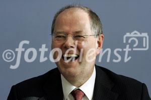 Berlin,den 13.10.2008-Bundespressekonferenz
Foto: Peer Steinbrueck, Bundesfinanzminister.
Copyright by: Reiner Zensen,
Gallierweg 15,53117 Bonn,
Tel.0170-8119315 
Mail: photo@reinerzensen.de
Foto honorarpflichtig und nur zur redaktionellen
Verwendung,
{Postbank Koeln Konto-Nr.425811505;
BLZ 37010050,
Veroeffentlichung gegen Honorar plus 7% Mwst.,Steuer-Nr. 205/5336/1051,Finanzamt Bonn-Innenstadt}, {Honorarpflichtiges Pressebild,Verwendung gegen Honorar nach Vereinbarung u.Belegexemplar.Keine Weitergabe an Dritte,keine Syndikation,keine Aufnahme in Archive oder Datenbanken,welche Dritten offenstehen.}, {No Syndication,no passing on to third parties,no taking up in archives or databanks,which are open to anyone}.