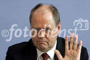 Berlin,den 13.10.2008-Bundespressekonferenz
Foto: Peer Steinbrueck, Bundesfinanzminister.
Copyright by: Reiner Zensen,
Gallierweg 15,53117 Bonn,
Tel.0170-8119315 
Mail: photo@reinerzensen.de
Foto honorarpflichtig und nur zur redaktionellen
Verwendung,
{Postbank Koeln Konto-Nr.425811505;
BLZ 37010050,
Veroeffentlichung gegen Honorar plus 7% Mwst.,Steuer-Nr. 205/5336/1051,Finanzamt Bonn-Innenstadt}, {Honorarpflichtiges Pressebild,Verwendung gegen Honorar nach Vereinbarung u.Belegexemplar.Keine Weitergabe an Dritte,keine Syndikation,keine Aufnahme in Archive oder Datenbanken,welche Dritten offenstehen.}, {No Syndication,no passing on to third parties,no taking up in archives or databanks,which are open to anyone}.