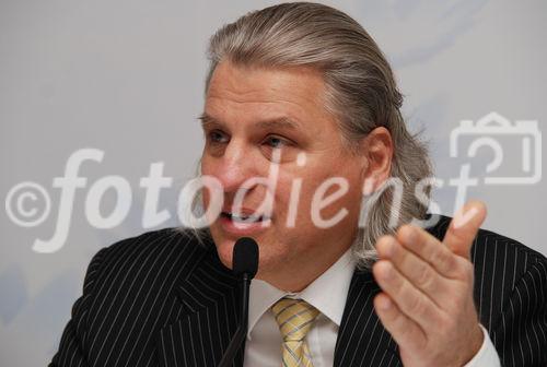 (C) Jürgen Zahrl - Wien 26.01.2009 - UPC Austria - Jahrespressekonferenz, Pressegespräch aus Computer/Telekommunikation. FOTO v.l.: DI Thomas Hintze (Vorsitzender der Geschäftsführung von UPC Austria).