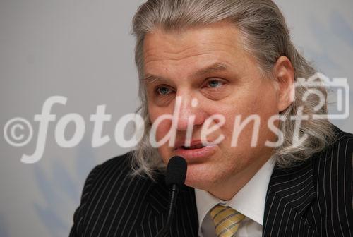 (C) Jürgen Zahrl - Wien 26.01.2009 - UPC Austria - Jahrespressekonferenz, Pressegespräch aus Computer/Telekommunikation. FOTO v.l.: DI Thomas Hintze (Vorsitzender der Geschäftsführung von UPC Austria).