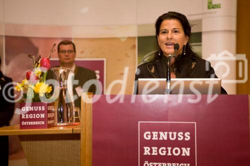 (C) fotodienst/Erika Mayer- Salzburg, 22.01.2009. Heffterhof Salzburg - Vertreter von über 100 Regionen nahmen an der Bundestagung der Genuss Region Österreich am Donnerstag in Salzburg teil. Höhepunkt der Veranstaltung war ein Empfang des neuen Landwirtschaftsministers Niki Berlakovich, der die Fortführung der erfolgreichen Initiative versprach. Die Genuss Region Österreich soll qualitativ und quantitativ weiter vertieft werden. Fr. Mag. Claudia Brandstätter