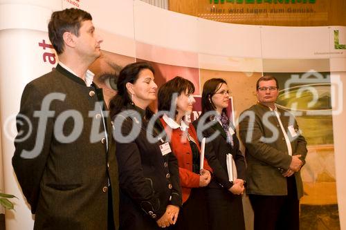 (C) fotodienst/Erika Mayer- Salzburg, 22.01.2009. Heffterhof Salzburg - Vertreter von über 100 Regionen nahmen an der Bundestagung der Genuss Region Österreich am Donnerstag in Salzburg teil. Höhepunkt der Veranstaltung war ein Empfang des neuen Landwirtschaftsministers Niki Berlakovich, der die Fortführung der erfolgreichen Initiative versprach. Die Genuss Region Österreich soll qualitativ und quantitativ weiter vertieft werden. (v.l.n.r.): Mag. Karlheinz Uhl, Mag. Claudia Brandstätter, Ing. Maria Strohmeier, Manfred Ronge