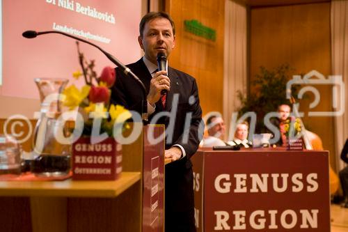 (C) fotodienst/Erika Mayer- Salzburg, 22.01.2009. Heffterhof Salzburg - Vertreter von über 100 Regionen nahmen an der Bundestagung der Genuss Region Österreich am Donnerstag in Salzburg teil. Höhepunkt der Veranstaltung war ein Empfang des neuen Landwirtschaftsministers Niki Berlakovich, der die Fortführung der erfolgreichen Initiative versprach. Die Genuss Region Österreich soll qualitativ und quantitativ weiter vertieft werden. Di Niki Berlakovich,