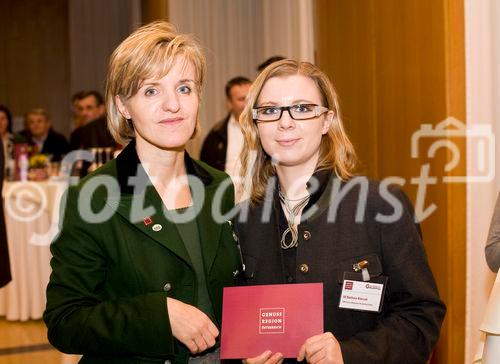 (C) fotodienst/Erika Mayer- Salzburg, 22.01.2009. Heffterhof Salzburg - Vertreter von über 100 Regionen nahmen an der Bundestagung der Genuss Region Österreich am Donnerstag in Salzburg teil. Höhepunkt der Veranstaltung war ein Empfang des neuen Landwirtschaftsministers Niki Berlakovich, der die Fortführung der erfolgreichen Initiative versprach. Die Genuss Region Österreich soll qualitativ und quantitativ weiter vertieft werden. (v.l.n.r)Margareta Reichsthaler, Barbara Klacak,