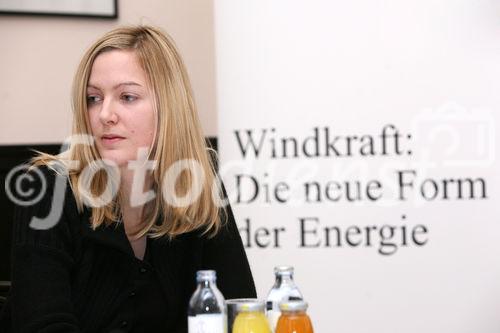 (C) fotodienst/Anna Rauchenberger - Wien, 22.01.2009 - Die Energieversorgung mit Gas geht unsicheren Zeiten entgegen. Nur erneuerbare Energien können langfristig eine sichere Energieversorgung gewährleisten. Allein die Windkraft könnte 2020 10 Prozent des österreichischen Strombedarfs decken. Die IG Windkraft fordert mehr Anstrengungen für ein rasches Inkrafttreten der beschlossenen Ökostromnovelle, Einspeistarife auf Europa-Niveau und eine engagierte Umsetzung der neuen EU-Richtlinie für Energie aus erneuerbaren Quellen.  FOTO: Dr. Ursula Nährer (Juristin der IG Windkraft)