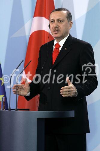 Berlin,den 08.02.2008-Bundeskanzleramt
Foto: Recep Tayip Erdogan, Ministerpraesident der Republik Türkei.
Copyright by: Reiner Zensen,
Gallierweg 15,53117 Bonn,
Tel.0170-8119315 
Mail: photo@reinerzensen.de
{Postbank Koeln Konto-Nr.425811505;
BLZ 37010050,
Veroeffentlichung gegen Honorar plus 7% Mwst.,Steuer-Nr. 205/5336/1051,Finanzamt Bonn-Innenstadt}, {Honorarpflichtiges Pressebild,Verwendung gegen Honorar nach Vereinbarung u.Belegexemplar.Keine Weitergabe an Dritte,keine Syndikation,keine Aufnahme in Archive oder Datenbanken,welche Dritten offenstehen.}, {No Syndication,no passing on to third parties,no taking up in archives or databanks,which are open to anyone}.